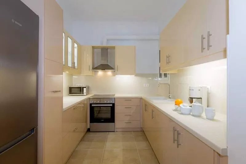 The Bright Suite - elegant, fully renovated, with lift, air conditioning apt