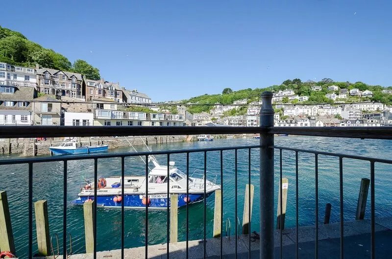 Stunning property for four in the heart of Looe with fabulous views.