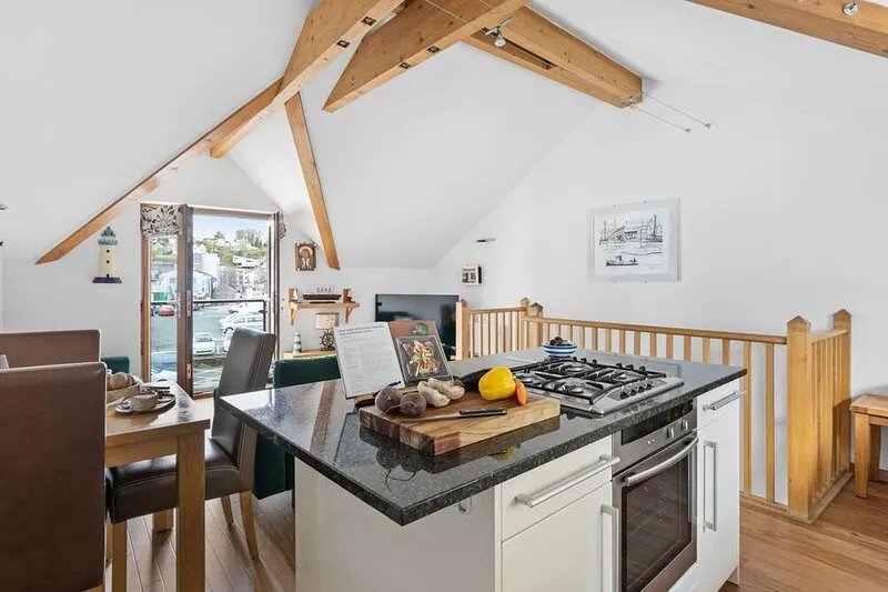White Star -  a house that sleeps 3 guests in 2 bedrooms