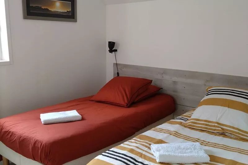 4-room house with garden and terrace - 400 m from the beach