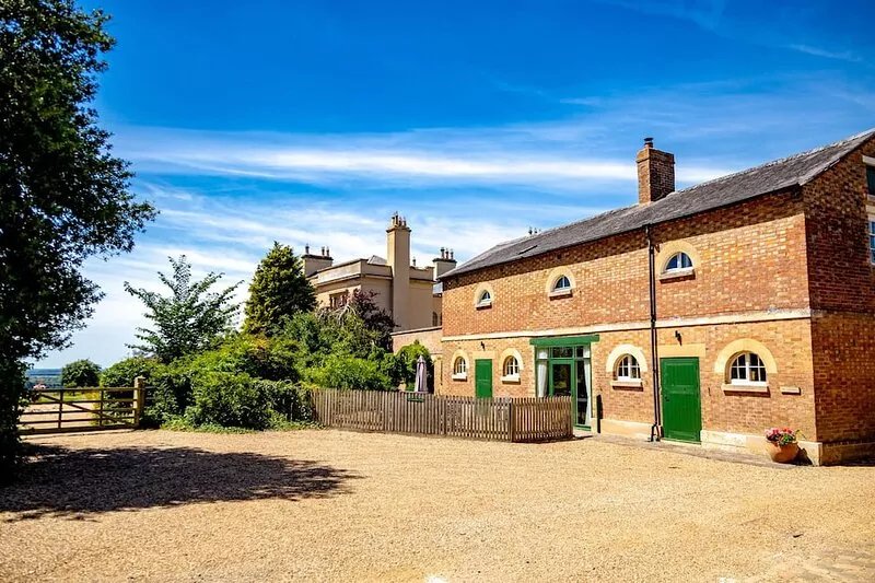 Beautiful two storey house set in a charming courtyard