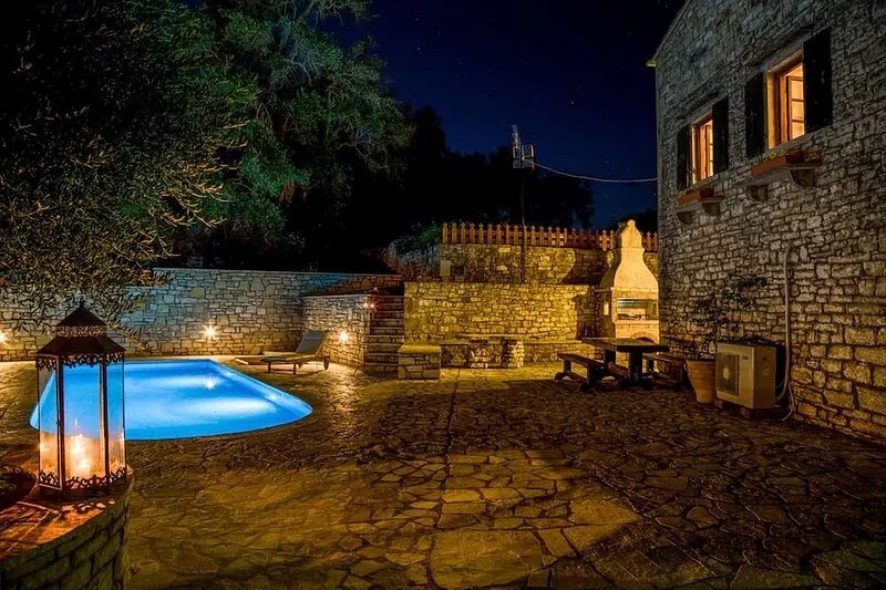 Your Paxos Paradise Awaits! 10x4m private pool, spacious terrace, and 3