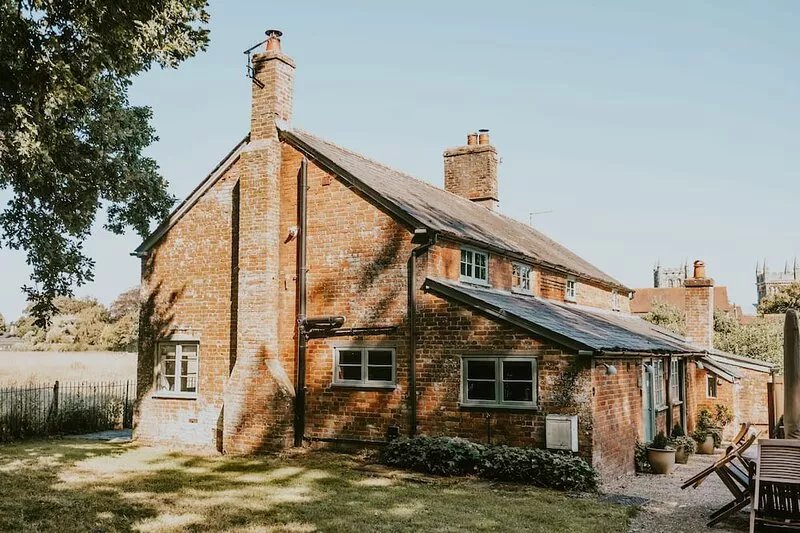 Plum Cottage - An 18th Century cottage on the edge of Wimborne