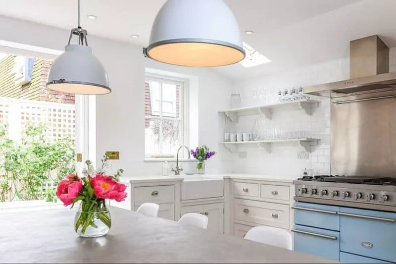 Fully renovated townhouse in heart of Winchester's cathedral streets
