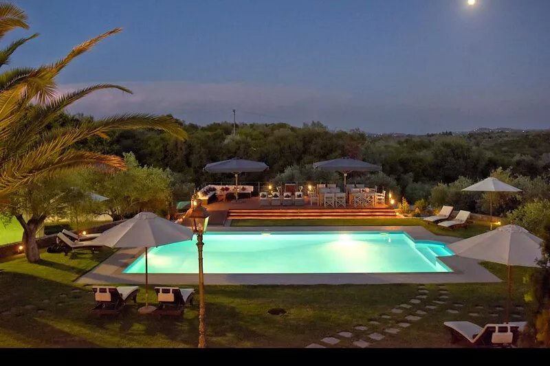 Villa Privilege  with tennis Court and outdoor & indoor Heated Pool (sleep 8)
