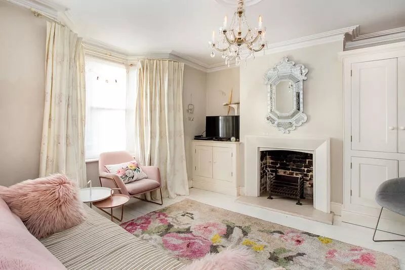 Designer's Town House quiet street, in city centre 2 on street parking permits