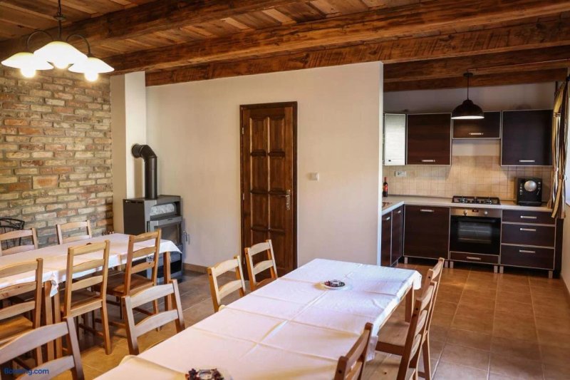 Szarvas Apartman - Jakuzzis Vendégház Mány