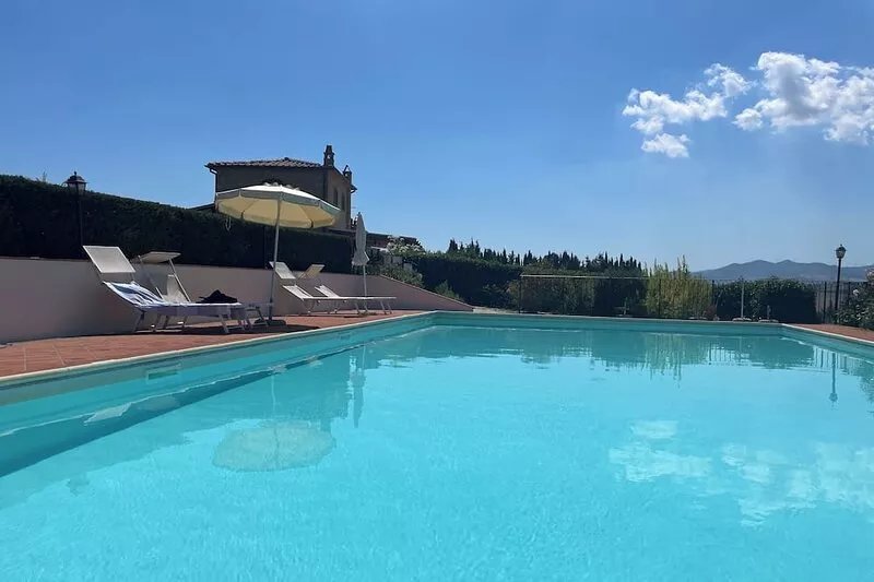 Fantastic apartment with terrace and pool overlooking Volterra