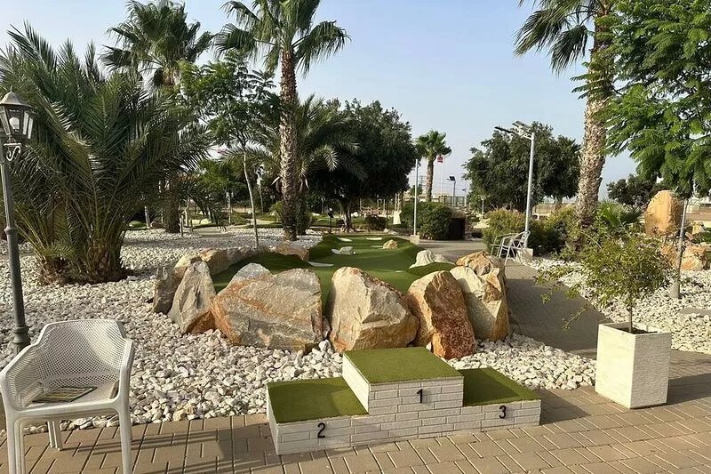 Well Equipped Spanish Apartment with Solarium close to beach and local amenities