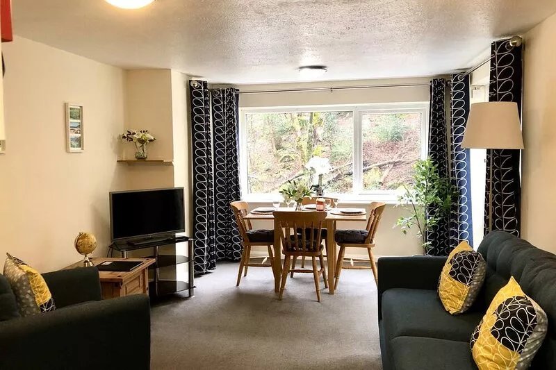 Two bed Appt. 10 minutes walk to Lynton . Riverside location. EV charge point