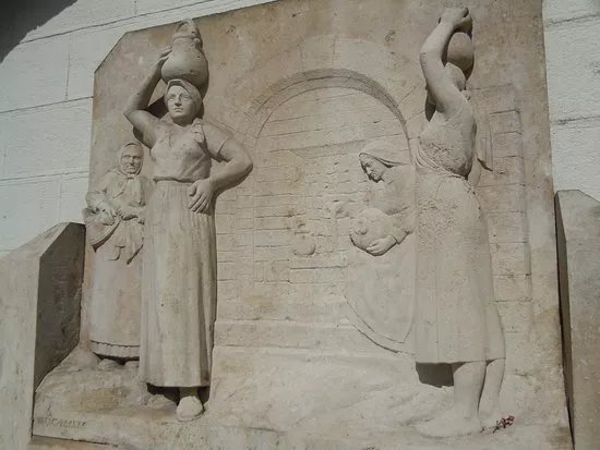 Fontaine de Sainte Lucie