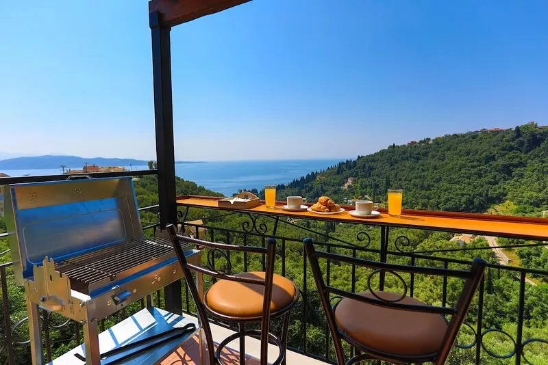 Eros Sea View: Brand new! Comfortable apartment, above Agni