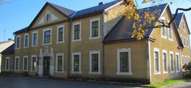 Vaike-Maarja Seltsimaja