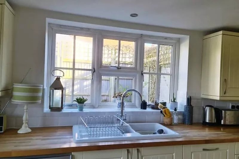 Gorgeous cottage Brisley, 3 bed garden village pub & walks