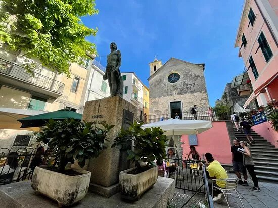 Piazza Largo Taragio