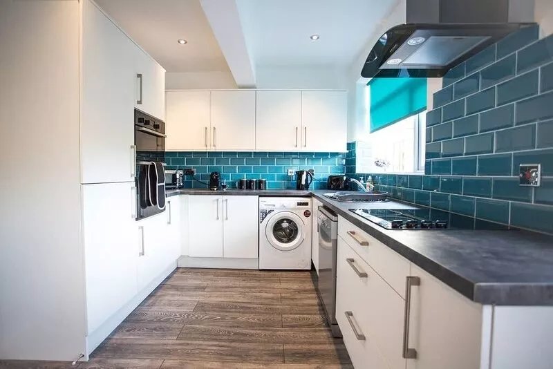 Halford House ~ 3 Bedroom ~ Great location