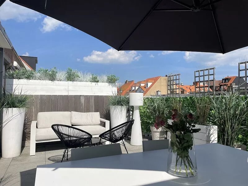 Splendid Penthouse Knokke center for 4 people with 2 large terraces