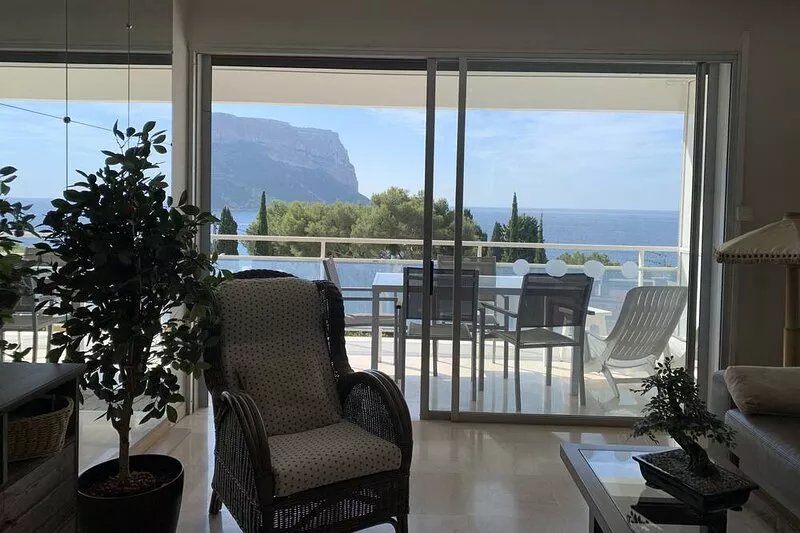 T2 PLAGE DU BESTOUAN CASSIS - MAGNIFICENT SEA VIEW - PARKING