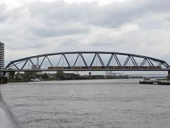 Landhoofd Spoorbrug Nijmegen