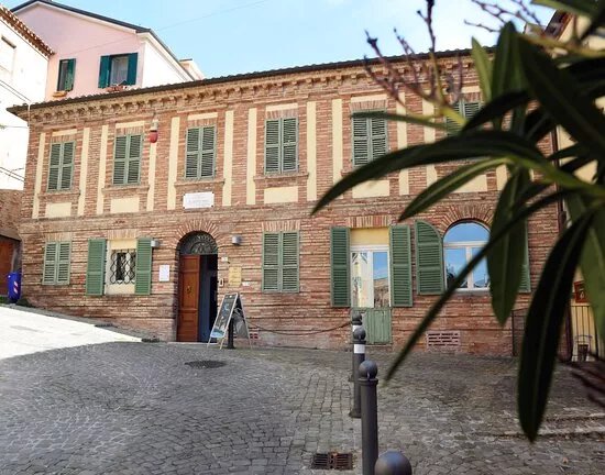 Palazzo Piacentini - Pinacoteca del Mare