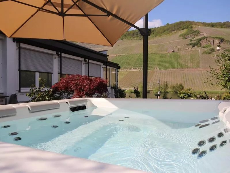 Rooms with a view of the Moselle - Moselhotel Sonnenuhr