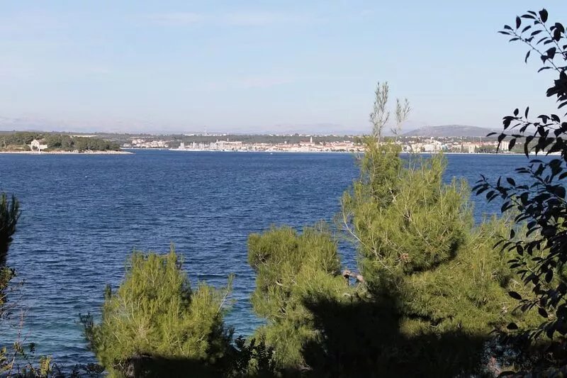 One bedroom apartment near beach Tkon, Pašman (A-5840-a)