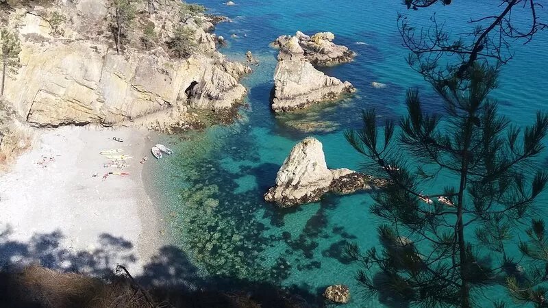 Stone house between Crozon and Camaret near beaches with WIFI