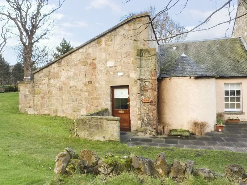 MERCAT COTTAGE, pet friendly in Cockenzie And Port Seton