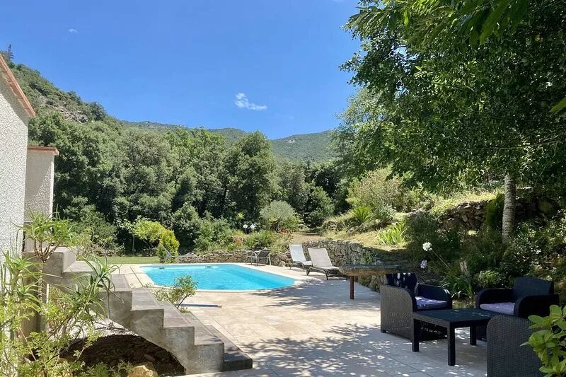 Villa 12-15 pers, mountain view, private pool, WiFi, calm, 15 min from the beach