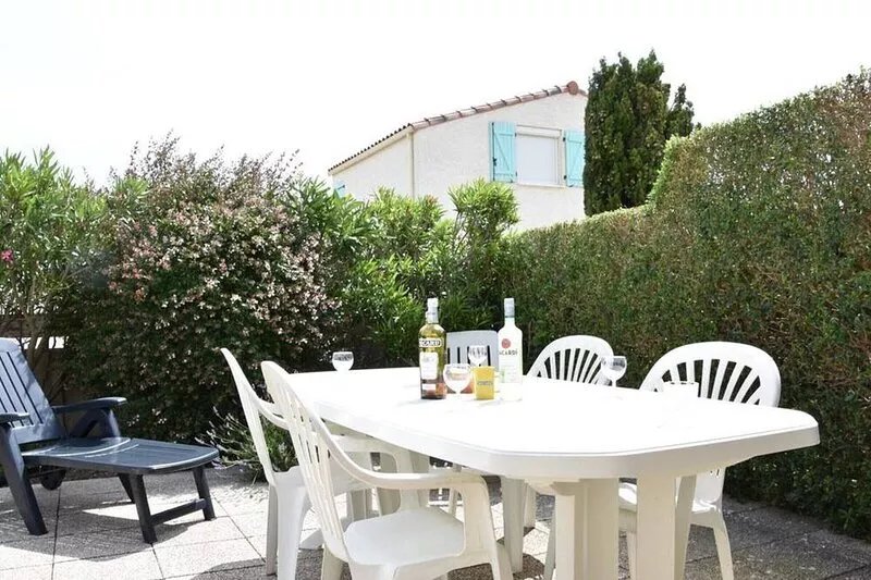 Villa Gruissan, 2 bedrooms, 6 persons