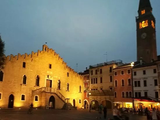 Palazzo dei Cento (o palazzo Municipale)