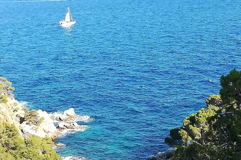 House + prop. Pool + sea view, close to the beach, Canyelles beach, Tossa de