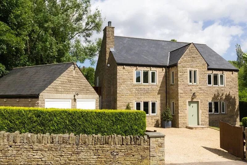 WILLOW BROOK, pet friendly, with open fire in Glossop