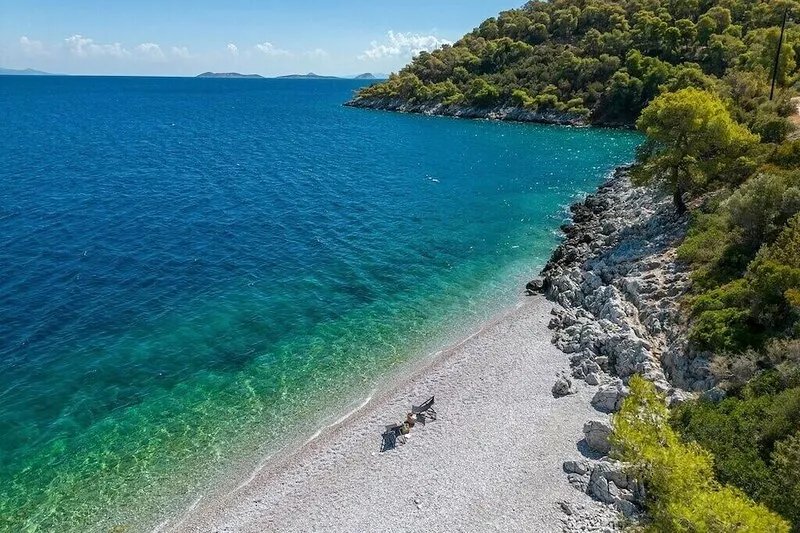 Beach front villa with private sea water pool & amazing sea view to Saronic golf