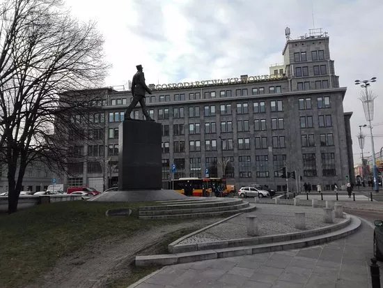Statue of Charles de Gaulle