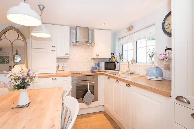 Delightful cottage for four