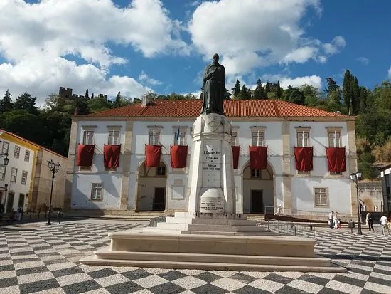 Estatua de D. Gualdim Pais