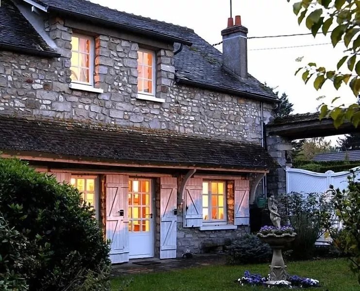Charming country house with garden near Fontainebleau