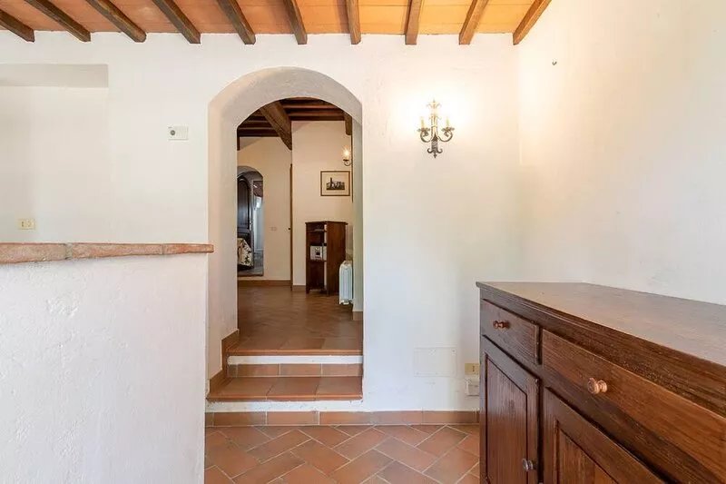 Beautiful Tuscan farmhouse in the countryside with swimming pool
