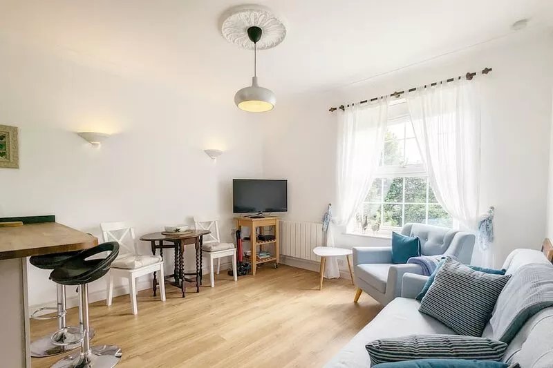 Emsdale House -  a flat that sleeps 4 guests  in 2 bedrooms