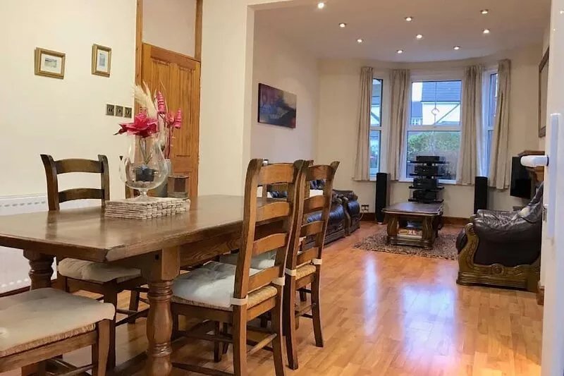 5 bedroom seaside home sleeps 10