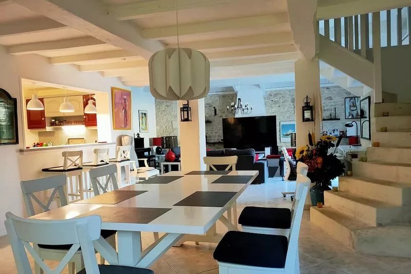 Renovated Charentaise property with private pool.sleeps 9. Pets allowed
