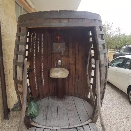 Fontana Del Vino
