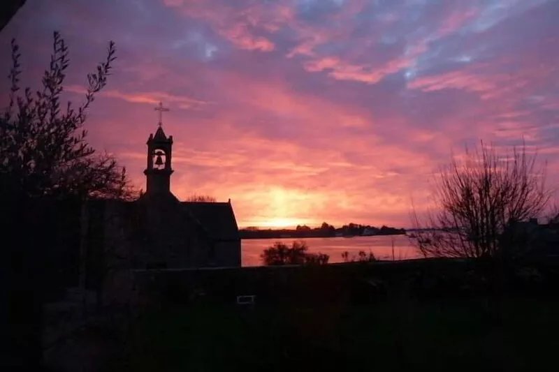 Charming villa in Saint-Philibert (close to Carnac) directly by the sea. 3*rated