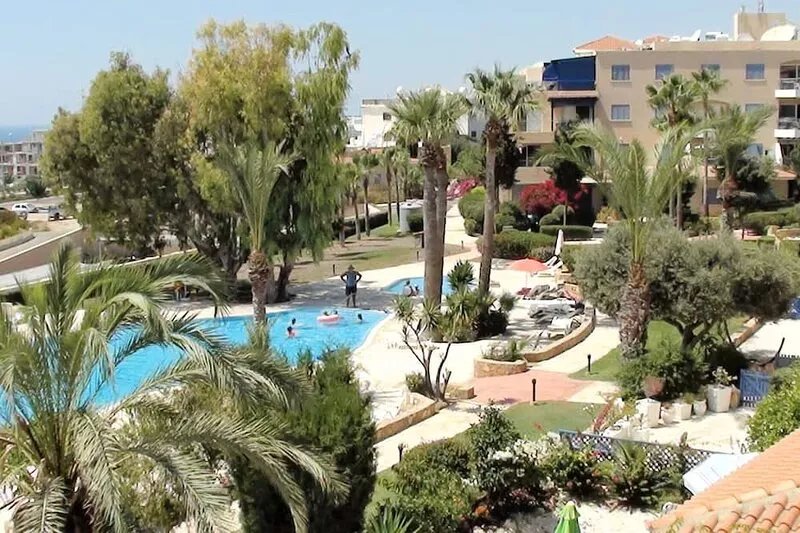 1 Bed Apartment, Paphos, 2nd Floor, Communal Pool, Sea Views, Nearby tavernas
