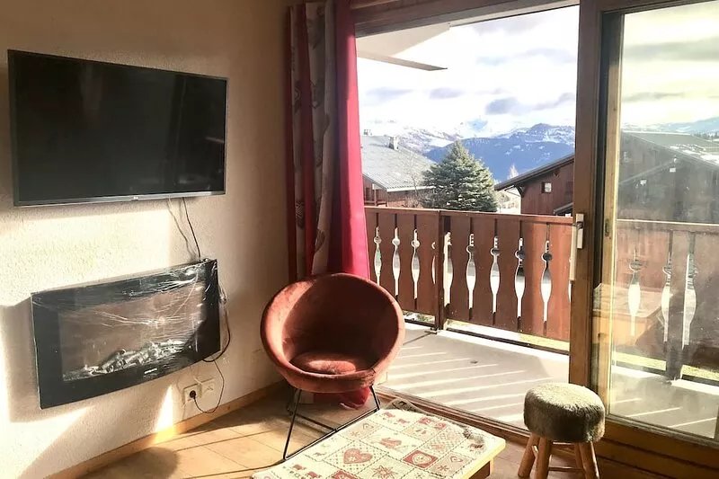 Bright south-facing apartment, 12m2 balcony, splendid view of the resort at the