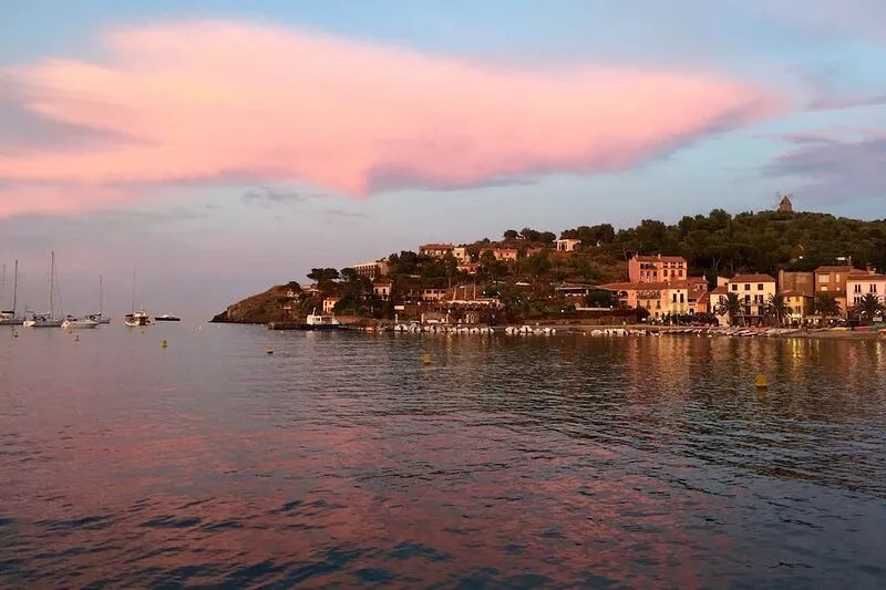 Picturesque & Charming 3 min for a morning swim