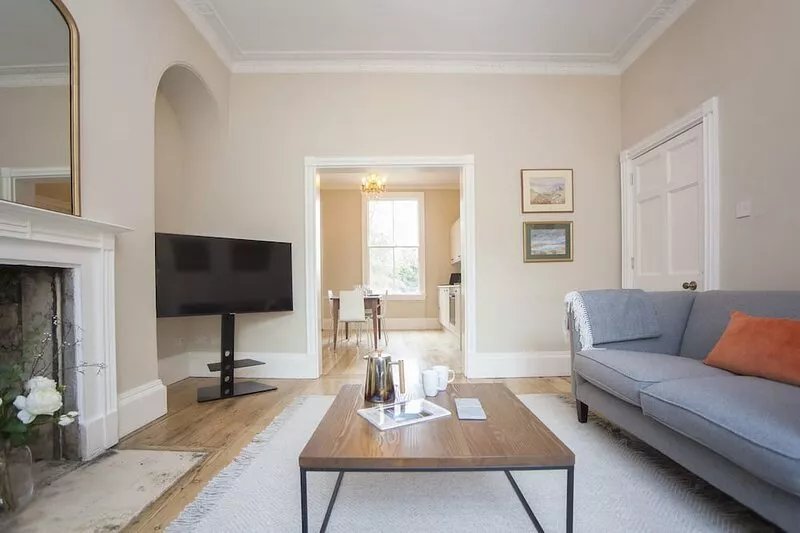 GARDEN APARTMENT - BATH -  a 2 bed apartment that sleeps 4 guests  in 2 bedrooms