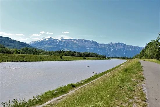 Alte Rheinbrucke Vaduz-sevelen