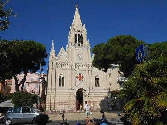 Chiesa Ave Maris Stella A Borgo Marina